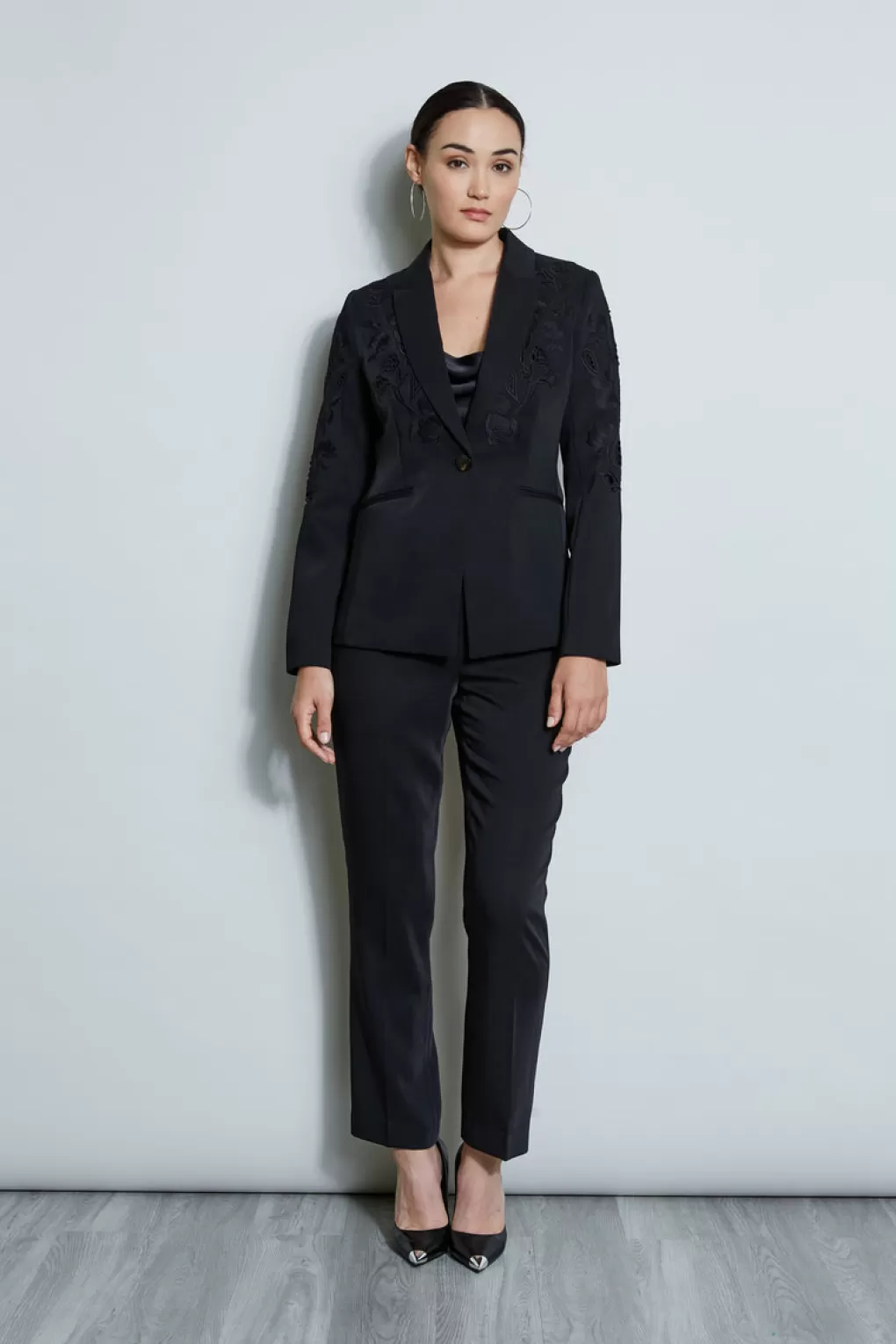 Clearance Elie Tahari Embroidered Crepe Blazer NOIR