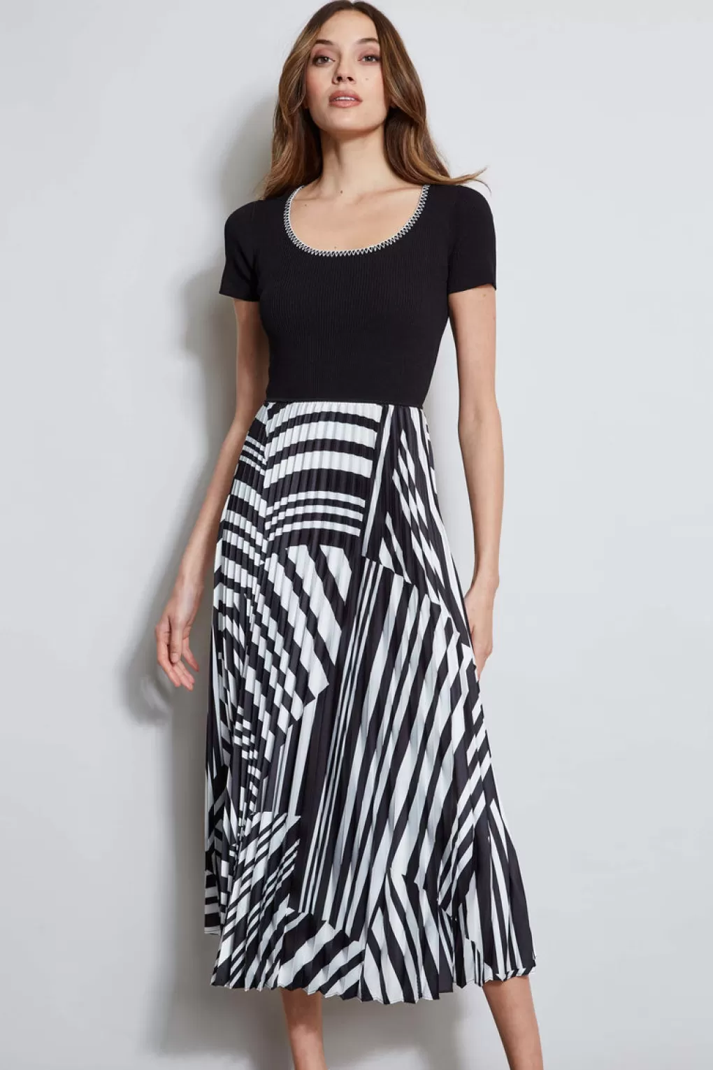 Hot Elie Tahari Geometric Pleated Dress Black/White